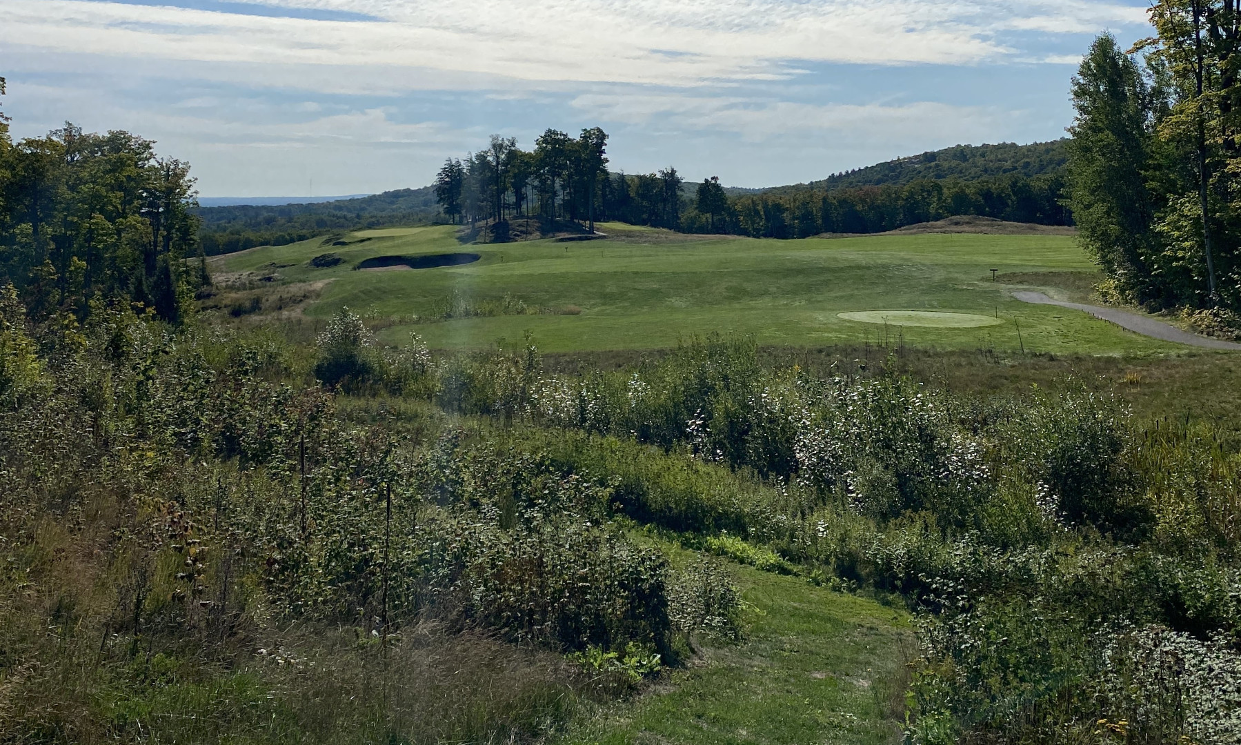 No. 9 · Par 4 · 390 yards at Greywalls: Around the Bunker
