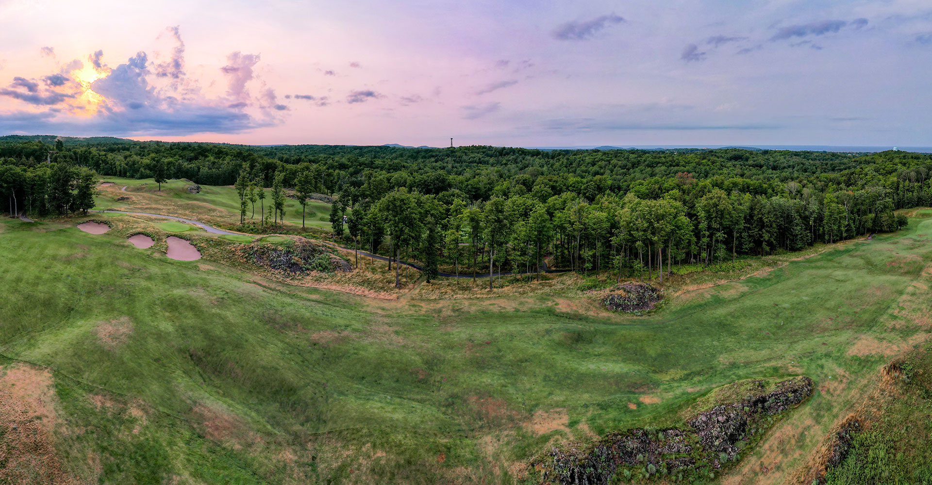 No. 4 · Par 4 · 425 yards at Greywalls: High Road, Low Road